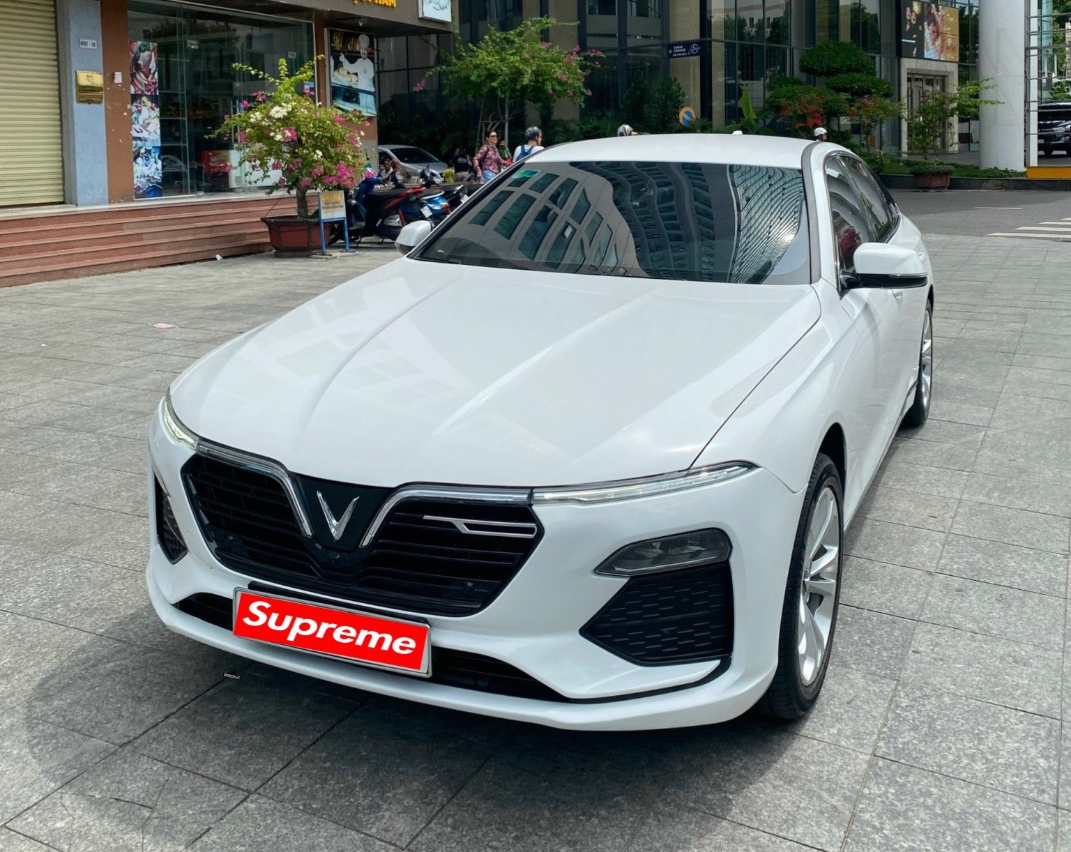 Xe 4 chỗ Vinfas Lux A